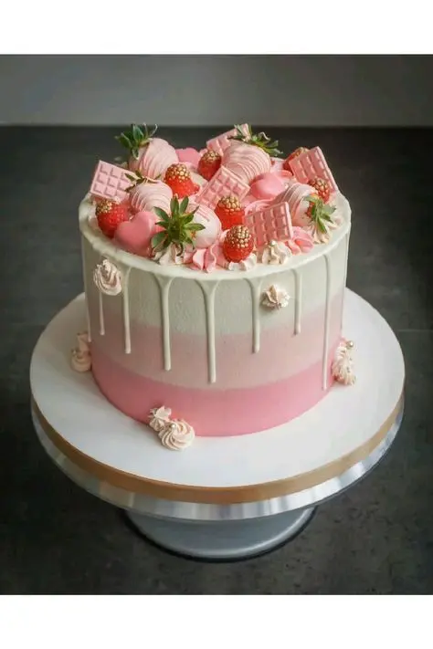 Strawberry Cake 500g (500g)